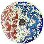 Играющие синий дракон и красный тигр