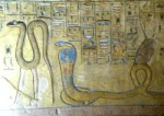 Нехебкау на росписи стен гробницы фараона XX династии Сетнахта (ок. 1185-1182 гг. до н.э.). Долина царей. KV14