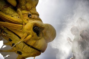 50-метровый огнедышащий дракон Лонг Ма